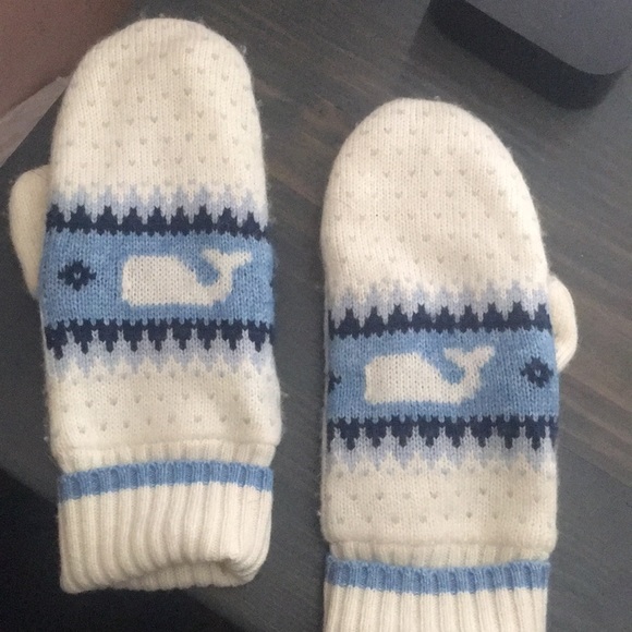 Whale Isle Mittens - Picture 2 of 2